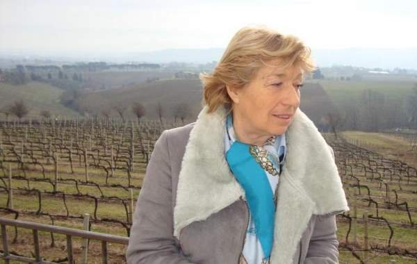 Giovanna Gelmi Drei Donà, proprietária da Drei Donà Tenuta La Palazza, bela propriedade com 27 hectares de vinhas cultivadas nas colinas entre as cidades de Forli, Castrocaro e Predappio 